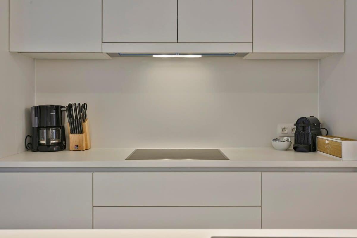 Huswell - Stunning Apartment At The Beachfront Of De Haan Exterior photo